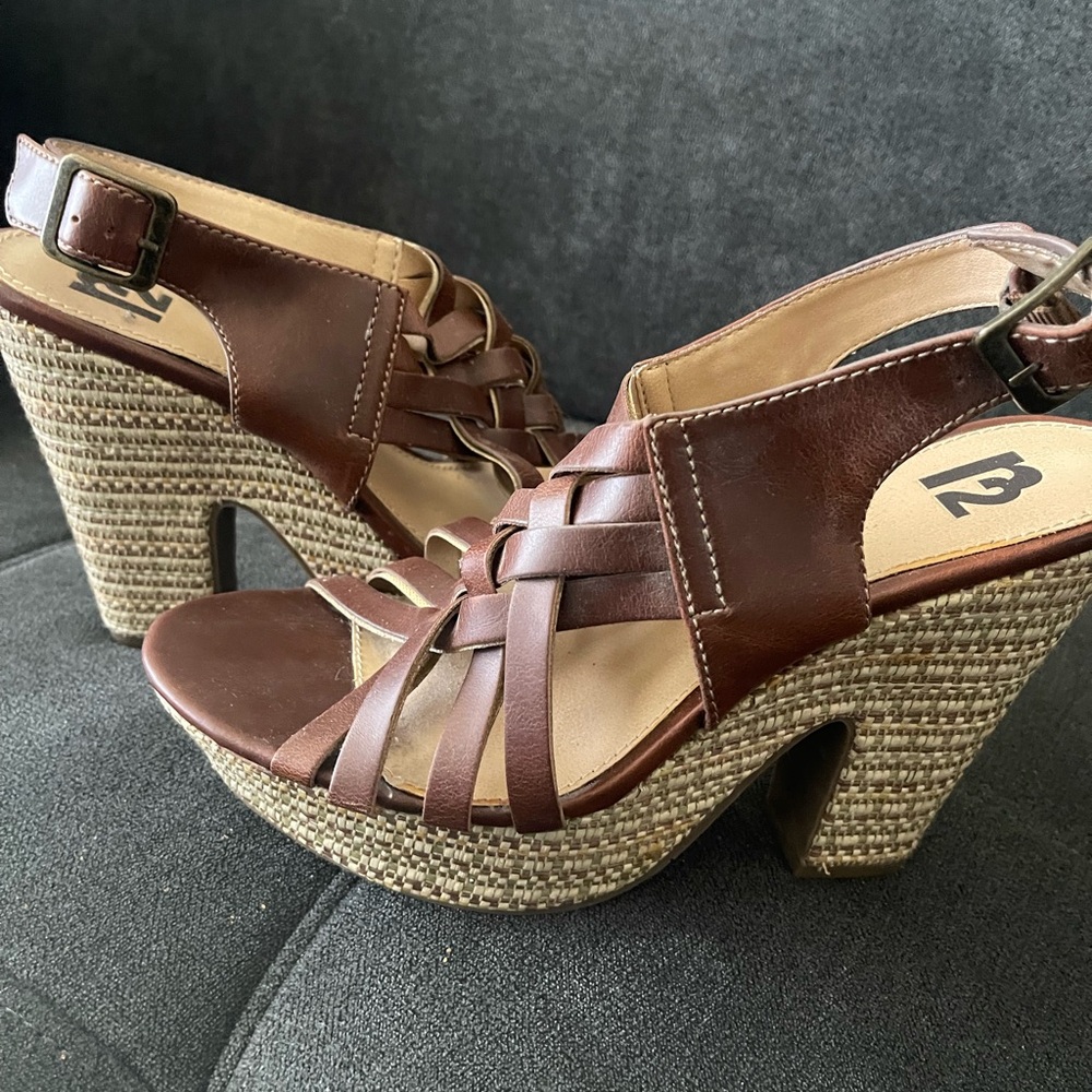 R2 Brown Woven Platform Sandals NWOT
